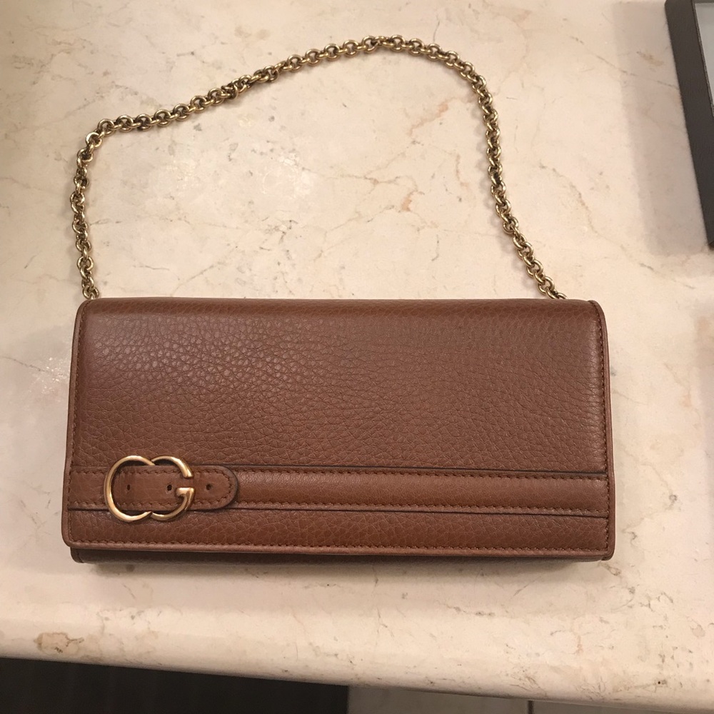 Gucci wallet with chain